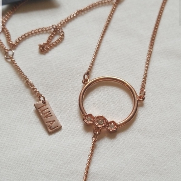 Luv AJ Full Bloom Lariat - Picture 3 of 5